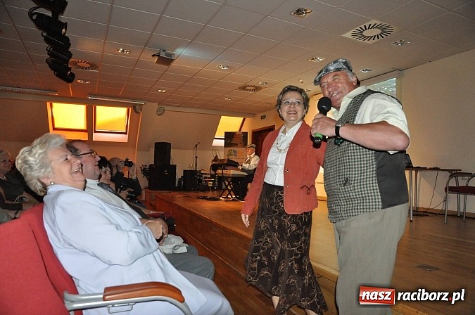 Zdjęcie w galerii na portalu naszraciborz.pl: Z Kres&oacute;w i Lwowa do Raciborza. Niedziela wspomnień z papieskim zakończeniem wiadomości z regionu