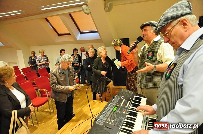 Zdjęcie w galerii na portalu naszraciborz.pl: Z Kres&oacute;w i Lwowa do Raciborza. Niedziela wspomnień z papieskim zakończeniem wiadomości z regionu