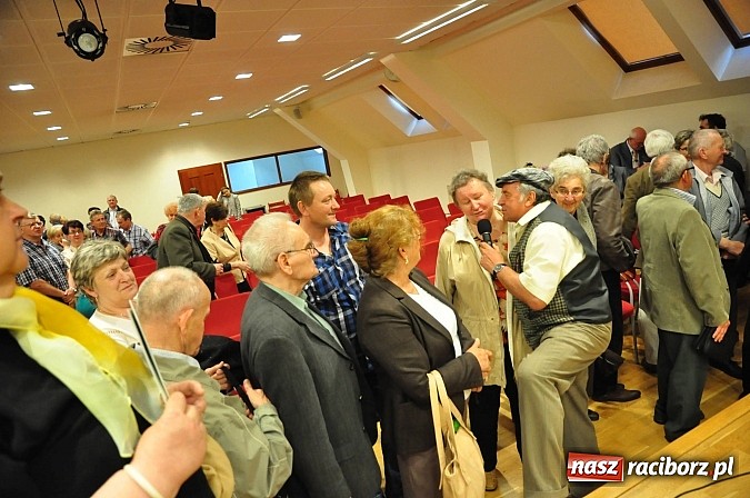 Zdjęcie w galerii na portalu naszraciborz.pl: Z Kres&oacute;w i Lwowa do Raciborza. Niedziela wspomnień z papieskim zakończeniem wiadomości z regionu