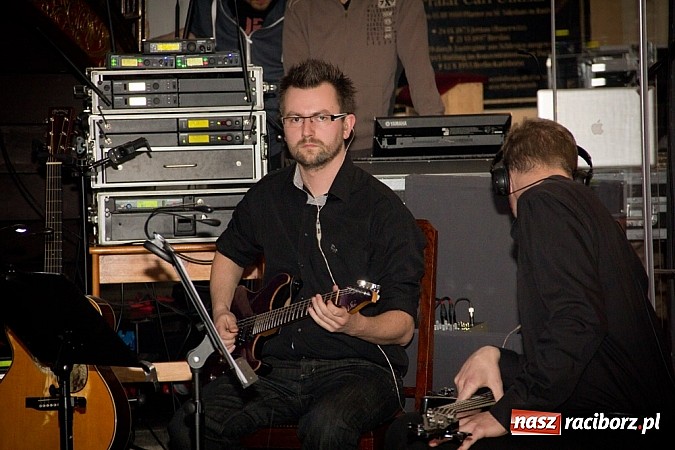 Zdjęcie w galerii na portalu naszraciborz.pl: Koncert papieski w kościele na Starej Wsi wiadomości z regionu