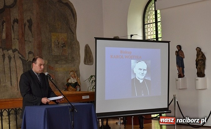 Zdjęcie w galerii na portalu naszraciborz.pl: Wystawa PIELGRZYMKI POLSKIE w Raciborzu wiadomości z regionu