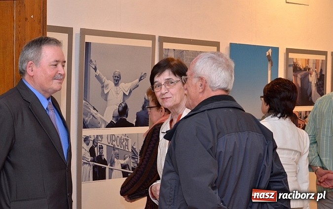 Zdjęcie w galerii na portalu naszraciborz.pl: Wystawa PIELGRZYMKI POLSKIE w Raciborzu wiadomości z regionu