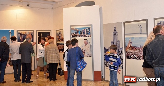 Zdjęcie w galerii na portalu naszraciborz.pl: Wystawa PIELGRZYMKI POLSKIE w Raciborzu wiadomości z regionu