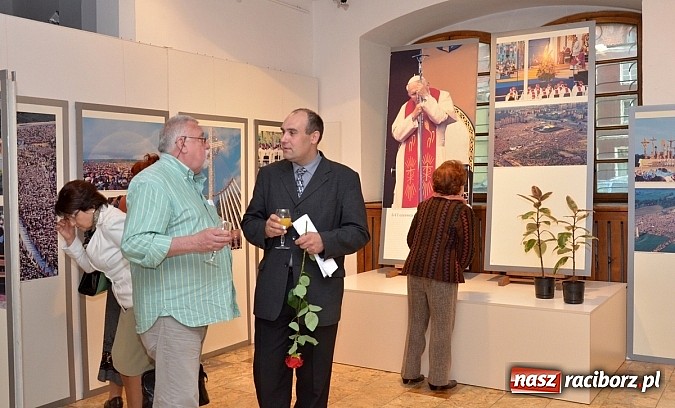 Zdjęcie w galerii na portalu naszraciborz.pl: Wystawa PIELGRZYMKI POLSKIE w Raciborzu wiadomości z regionu