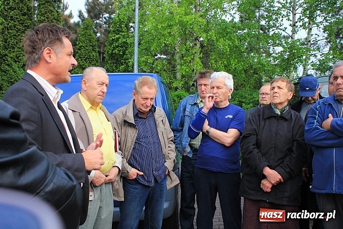 Zdjęcie w galerii na portalu naszraciborz.pl: Droga Racibórz-Pszczyna. Mieszkańcy Brzezia pokazali jak ich zdaniem ma przebiegać trasa wiadomości z regionu