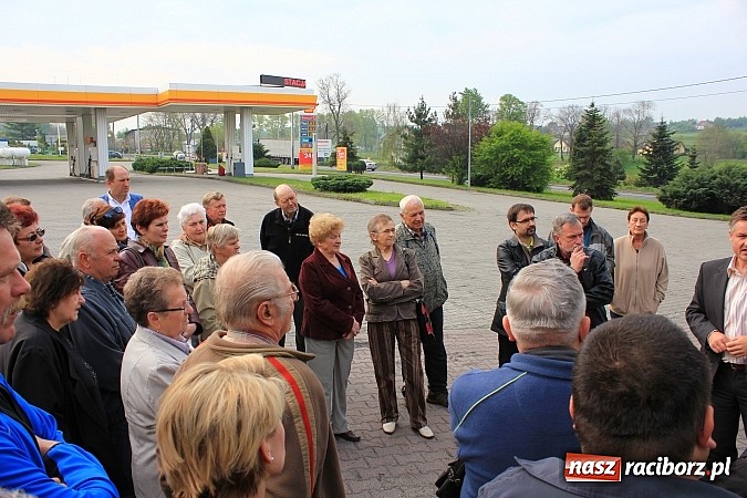 Zdjęcie w galerii na portalu naszraciborz.pl: Droga Racibórz-Pszczyna. Mieszkańcy Brzezia pokazali jak ich zdaniem ma przebiegać trasa wiadomości z regionu