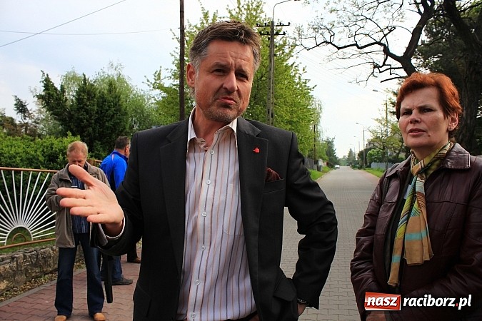 Zdjęcie w galerii na portalu naszraciborz.pl: Droga Racibórz-Pszczyna. Mieszkańcy Brzezia pokazali jak ich zdaniem ma przebiegać trasa wiadomości z regionu