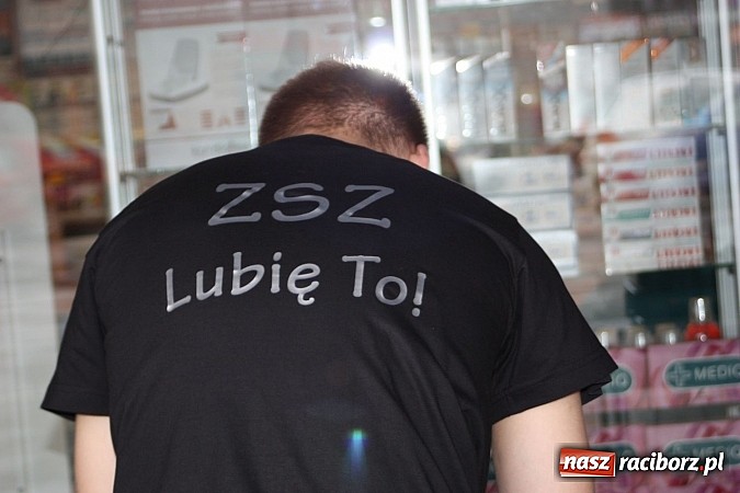 Zdjęcie w galerii na portalu naszraciborz.pl: Zespół Szkół Zawodowych wyszedł do ludzi wiadomości z regionu