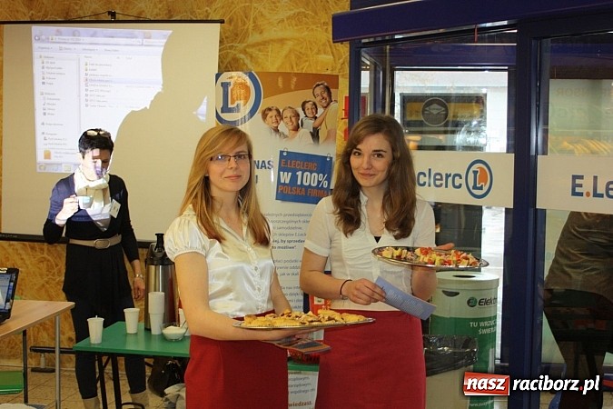 Zdjęcie w galerii na portalu naszraciborz.pl: Zespół Szkół Zawodowych wyszedł do ludzi wiadomości z regionu