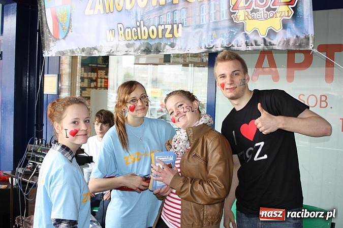 Zdjęcie w galerii na portalu naszraciborz.pl: Zespół Szkół Zawodowych wyszedł do ludzi wiadomości z regionu