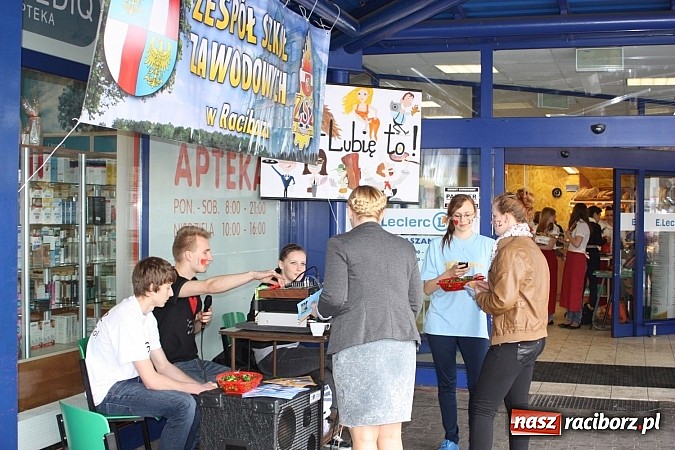 Zdjęcie w galerii na portalu naszraciborz.pl: Zespół Szkół Zawodowych wyszedł do ludzi wiadomości z regionu