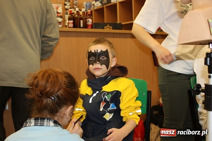 Zdjęcie w galerii na portalu naszraciborz.pl: Zespół Szkół Zawodowych wyszedł do ludzi wiadomości z regionu