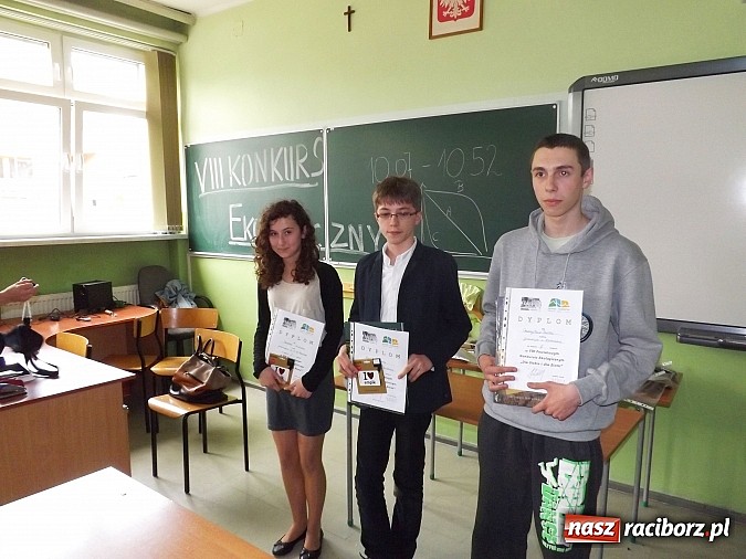 Zdjęcie w galerii na portalu naszraciborz.pl: Ekologiczny konkurs i zdrowe śniadanie w II LO wiadomości z regionu