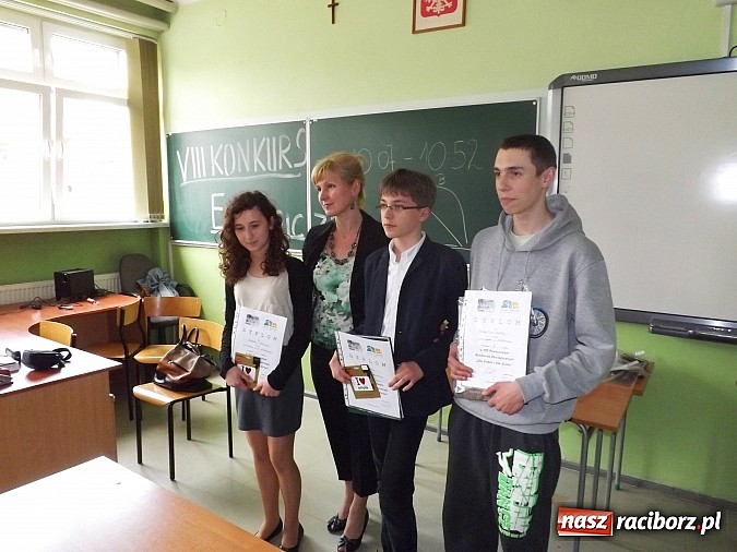 Zdjęcie w galerii na portalu naszraciborz.pl: Ekologiczny konkurs i zdrowe śniadanie w II LO wiadomości z regionu