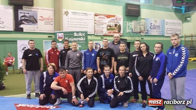 Zdjęcie w galerii na portalu naszraciborz.pl: Raciborskie zapasy z medalami, ale bez złota wiadomości z regionu