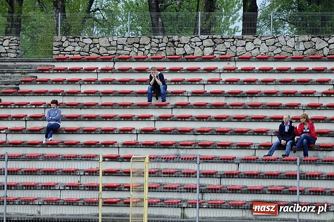 Zdjęcie w galerii na portalu naszraciborz.pl: Młodzi Unici przegrali z Iskrą wiadomości z regionu