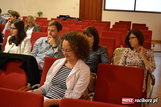 Zdjęcie w galerii na portalu naszraciborz.pl: O klauzulach społecznych na zamku  wiadomości z regionu