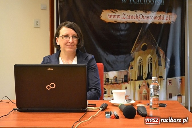 Zdjęcie w galerii na portalu naszraciborz.pl: O klauzulach społecznych na zamku  wiadomości z regionu