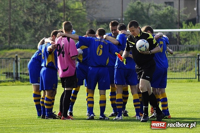 Zdjęcie w galerii na portalu naszraciborz.pl: Klasa okręgowa: Artur Potaczek katem Czyżowic wiadomości z regionu