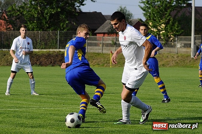 Zdjęcie w galerii na portalu naszraciborz.pl: Klasa okręgowa: Artur Potaczek katem Czyżowic wiadomości z regionu