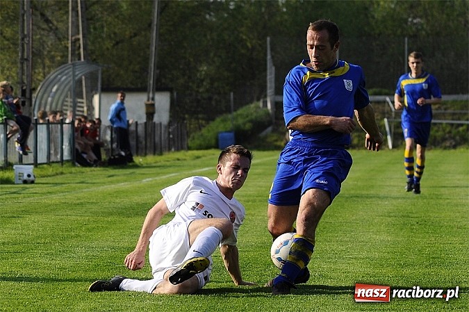 Zdjęcie w galerii na portalu naszraciborz.pl: Klasa okręgowa: Artur Potaczek katem Czyżowic wiadomości z regionu
