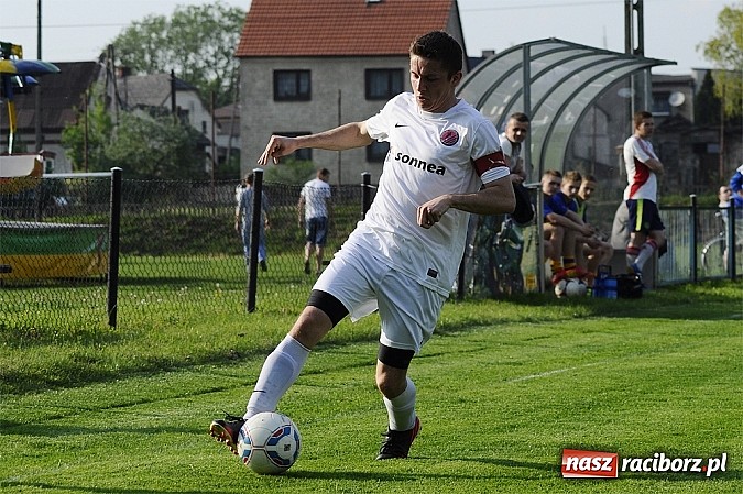 Zdjęcie w galerii na portalu naszraciborz.pl: Klasa okręgowa: Artur Potaczek katem Czyżowic wiadomości z regionu