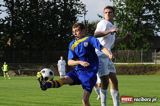 Zdjęcie w galerii na portalu naszraciborz.pl: Klasa okręgowa: Artur Potaczek katem Czyżowic wiadomości z regionu