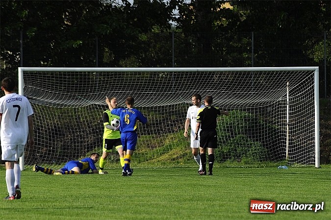 Zdjęcie w galerii na portalu naszraciborz.pl: Klasa okręgowa: Artur Potaczek katem Czyżowic wiadomości z regionu
