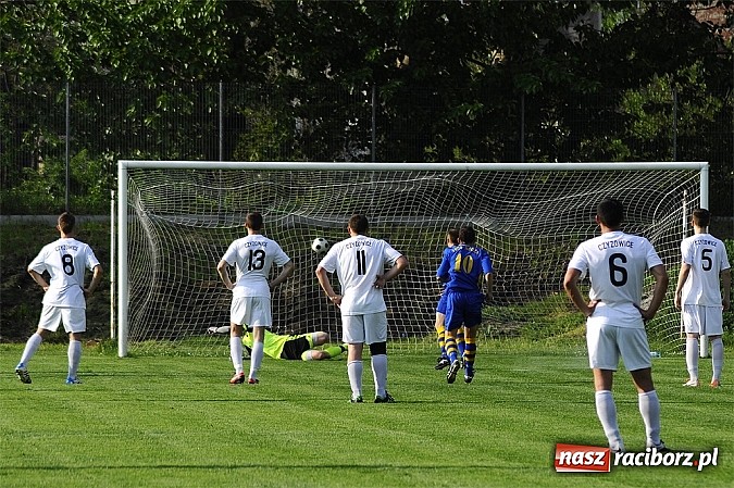 Zdjęcie w galerii na portalu naszraciborz.pl: Klasa okręgowa: Artur Potaczek katem Czyżowic wiadomości z regionu