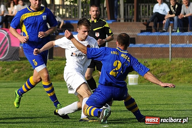 Zdjęcie w galerii na portalu naszraciborz.pl: Klasa okręgowa: Artur Potaczek katem Czyżowic wiadomości z regionu