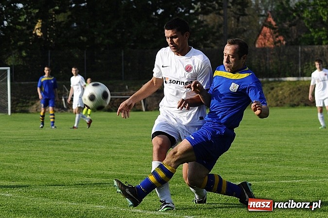 Zdjęcie w galerii na portalu naszraciborz.pl: Klasa okręgowa: Artur Potaczek katem Czyżowic wiadomości z regionu