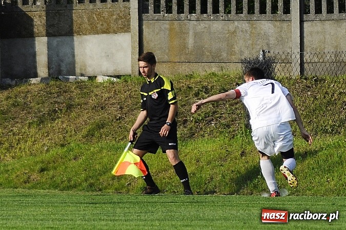 Zdjęcie w galerii na portalu naszraciborz.pl: Klasa okręgowa: Artur Potaczek katem Czyżowic wiadomości z regionu