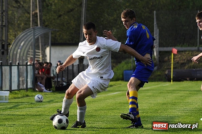 Zdjęcie w galerii na portalu naszraciborz.pl: Klasa okręgowa: Artur Potaczek katem Czyżowic wiadomości z regionu