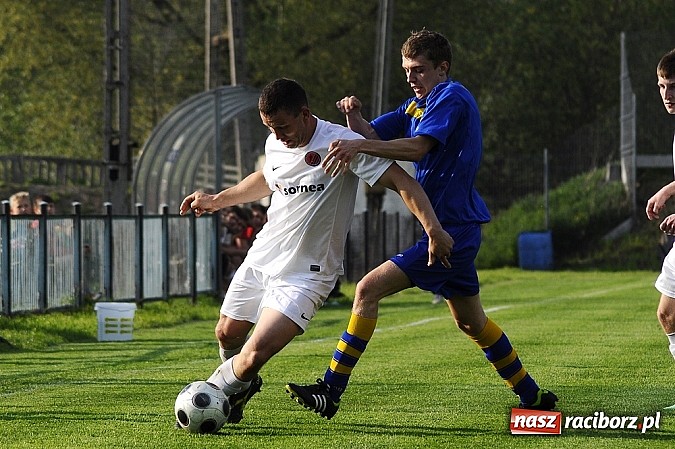 Zdjęcie w galerii na portalu naszraciborz.pl: Klasa okręgowa: Artur Potaczek katem Czyżowic wiadomości z regionu