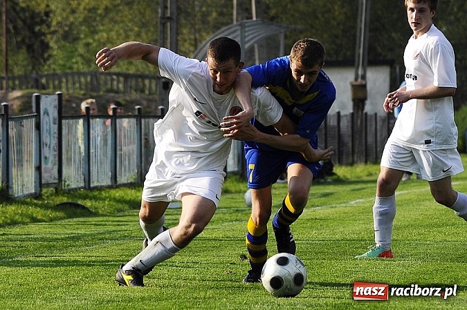 Zdjęcie w galerii na portalu naszraciborz.pl: Klasa okręgowa: Artur Potaczek katem Czyżowic wiadomości z regionu