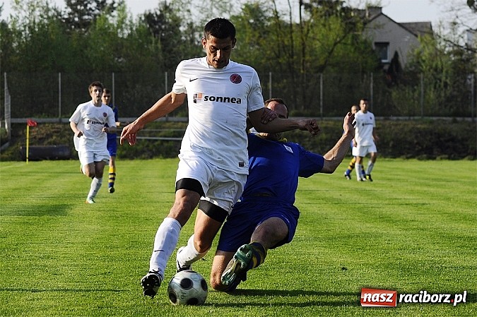 Zdjęcie w galerii na portalu naszraciborz.pl: Klasa okręgowa: Artur Potaczek katem Czyżowic wiadomości z regionu