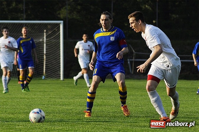 Zdjęcie w galerii na portalu naszraciborz.pl: Klasa okręgowa: Artur Potaczek katem Czyżowic wiadomości z regionu