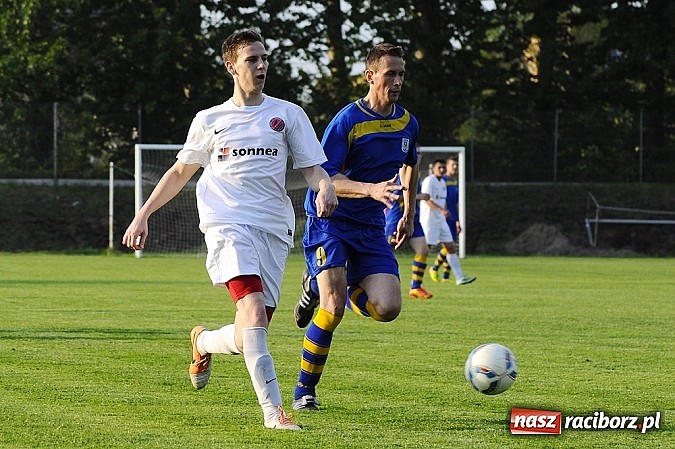 Zdjęcie w galerii na portalu naszraciborz.pl: Klasa okręgowa: Artur Potaczek katem Czyżowic wiadomości z regionu