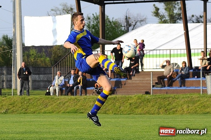 Zdjęcie w galerii na portalu naszraciborz.pl: Klasa okręgowa: Artur Potaczek katem Czyżowic wiadomości z regionu