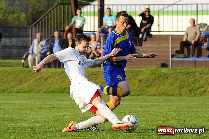 Zdjęcie w galerii na portalu naszraciborz.pl: Klasa okręgowa: Artur Potaczek katem Czyżowic wiadomości z regionu