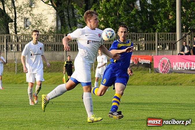 Zdjęcie w galerii na portalu naszraciborz.pl: Klasa okręgowa: Artur Potaczek katem Czyżowic wiadomości z regionu