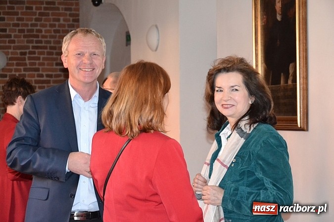 Zdjęcie w galerii na portalu naszraciborz.pl: Szlachta na pierwszy ogień! Ruszyła Noc w Starym Opactwie wiadomości z regionu