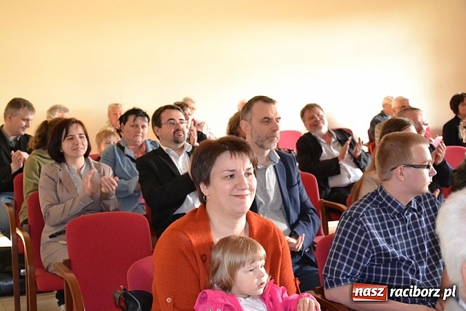 Zdjęcie w galerii na portalu naszraciborz.pl: Szlachta na pierwszy ogień! Ruszyła Noc w Starym Opactwie wiadomości z regionu