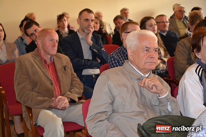 Zdjęcie w galerii na portalu naszraciborz.pl: Szlachta na pierwszy ogień! Ruszyła Noc w Starym Opactwie wiadomości z regionu