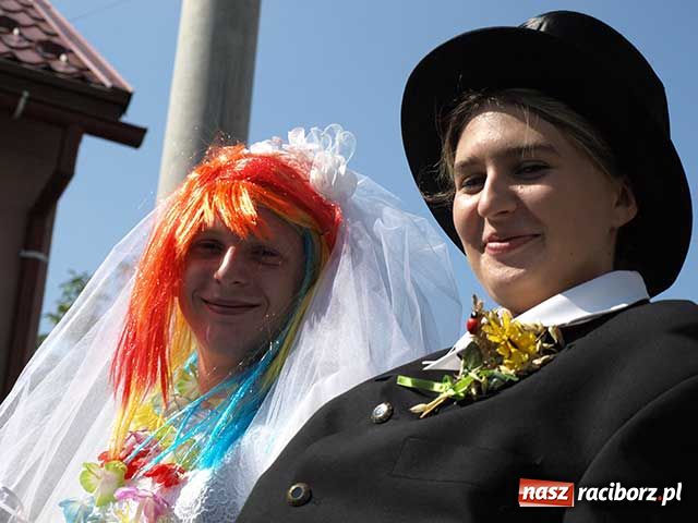 Zdjęcie w galerii na portalu naszraciborz.pl: Lamborghini na dożynkach wiadomości z regionu