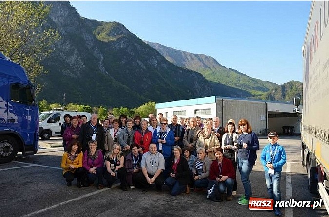 Zdjęcie w galerii na portalu naszraciborz.pl: Pielgrzymi z parafii Matki Bożej w Raciborzu na kanonizacji w Rzymie wiadomości z regionu