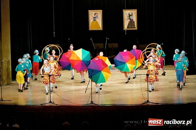 Zdjęcie w galerii na portalu naszraciborz.pl: Sukcesy zespołów tanecznych Stowarzyszenia Źródło na Gali Tanecznej  wiadomości z regionu