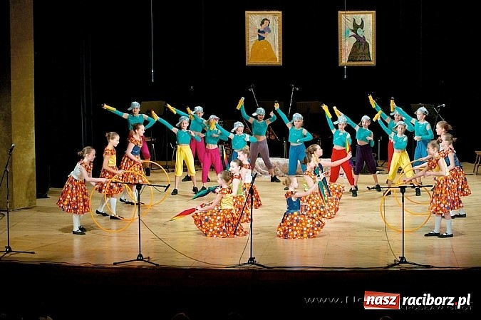 Zdjęcie w galerii na portalu naszraciborz.pl: Sukcesy zespołów tanecznych Stowarzyszenia Źródło na Gali Tanecznej  wiadomości z regionu