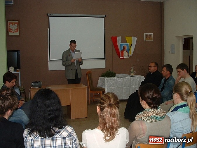 Zdjęcie w galerii na portalu naszraciborz.pl: Raciborski Medyk oddał hołd wielkiemu rodakowi wiadomości z regionu