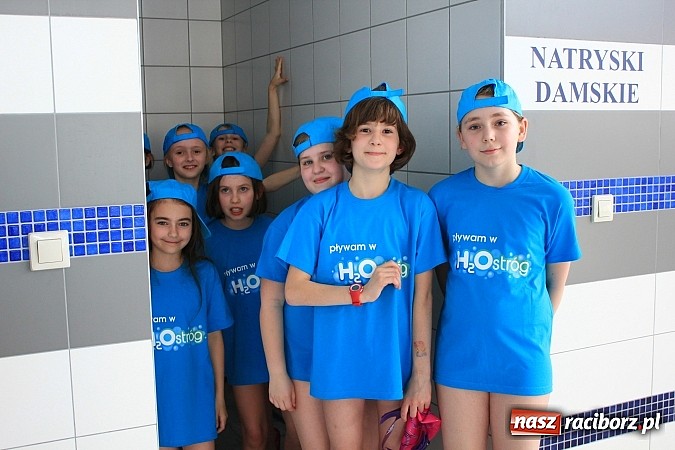 Zdjęcie w galerii na portalu naszraciborz.pl: Bracia wystrzelili z armatek, ksiądz pokropił, a prezydent wskoczył do wody w ubraniu wiadomości z regionu